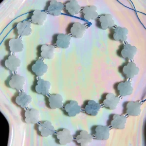 Perle pierre naturelle en aigue marine forme fleur