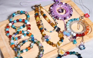 bijoux personnalisés (y compris les attrape-rêve, les bracelets...)