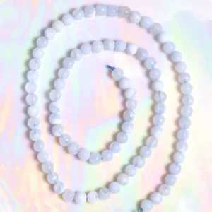 Perle calcédoine bleue 4 mm en pierre naturelle sur fil